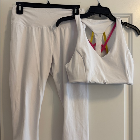 White matching Fabletics set - Picture 1 of 6